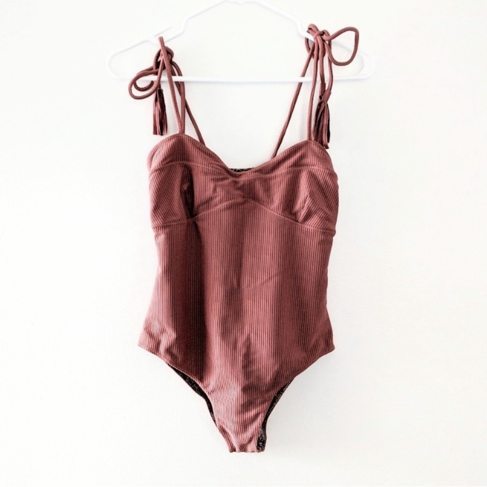 ACACIA Ulumalu Full Piece in Lip Stick Cord